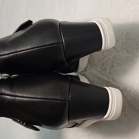 Linea Paolo Freshton Leather Wedge Ankle Booties Boots Black Women’s Size 9 1/2 - Picture 5 of 16